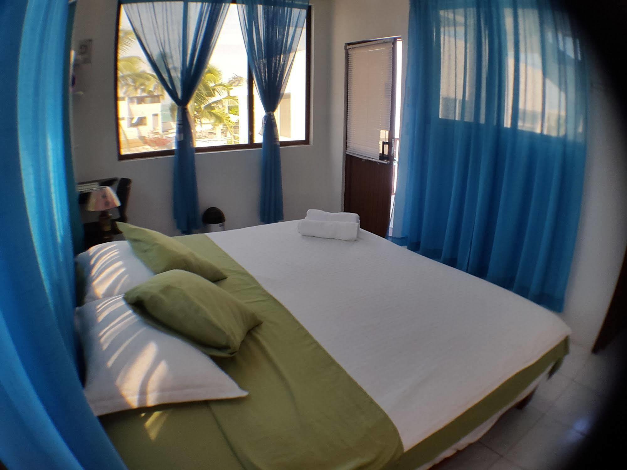 Sun Island Hotell Puerto Villamil Eksteriør bilde
